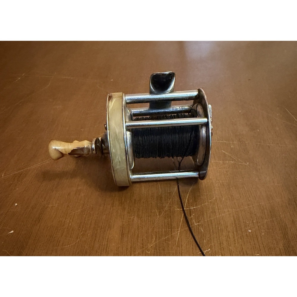 Shakespeare Triumph 1958 Model GE Vintage Bait Casting Fishing Reel